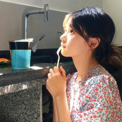 玉女含苞朵朵开